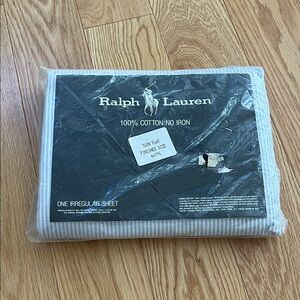 New ! Ralph Lauren vintage White and blue  Striped twin flat Sheet.
